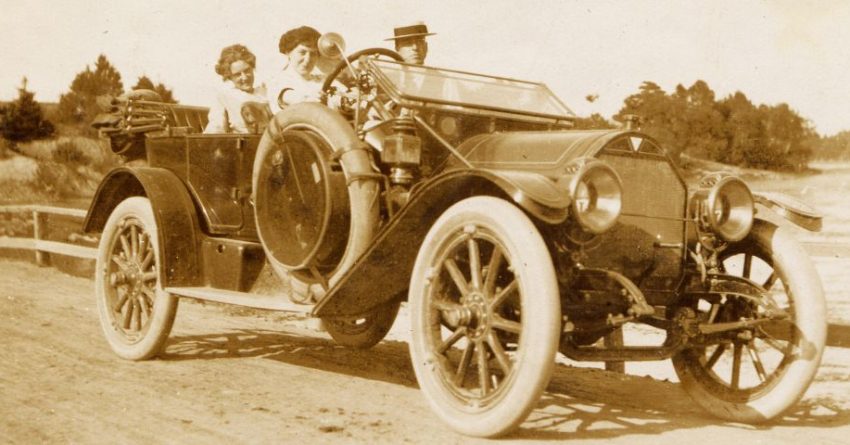 A car 100 years ago